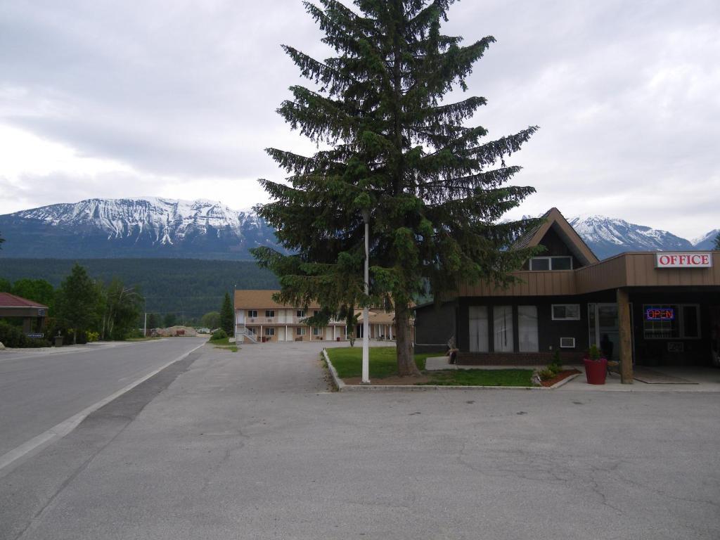Selkirk Inn Golden Esterno foto